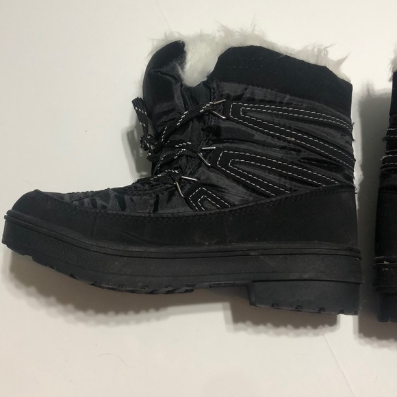 Girls snow boots size 6 - Picture 3 of 5